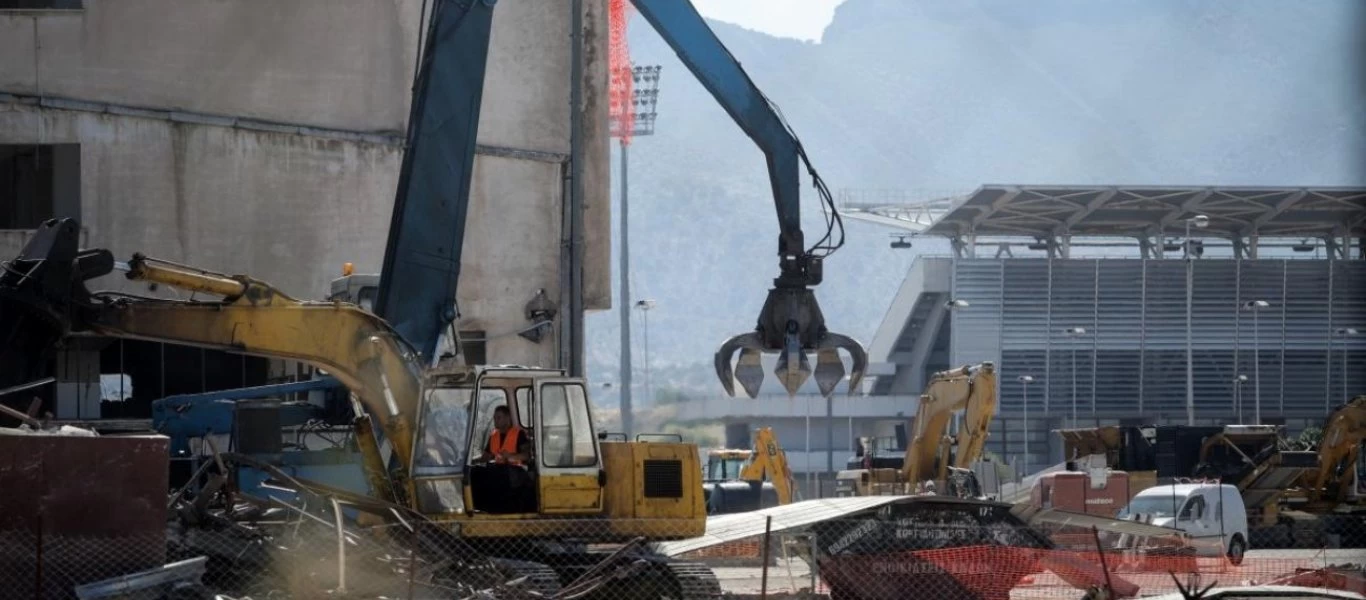 Απάντηση Α. Γεωργιάδη σε Ν. Παππά: «Σήμερα να γκρεμίζαμε και τα 900 κτίρια;»